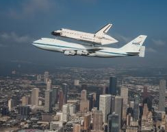 Shuttle Endeavour atop carrier aircraft enroute to California Science Center